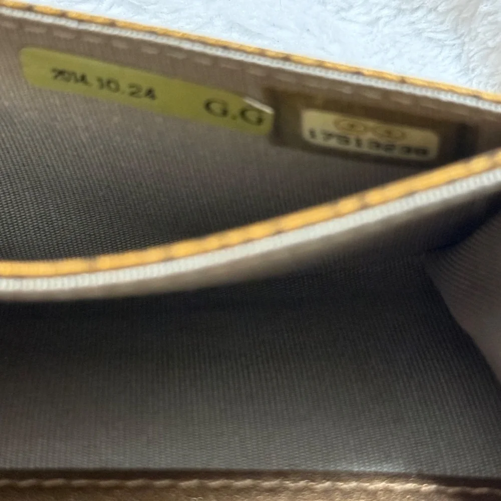 Chanel card holder includes box and shopping bag - Picture 4 of 9